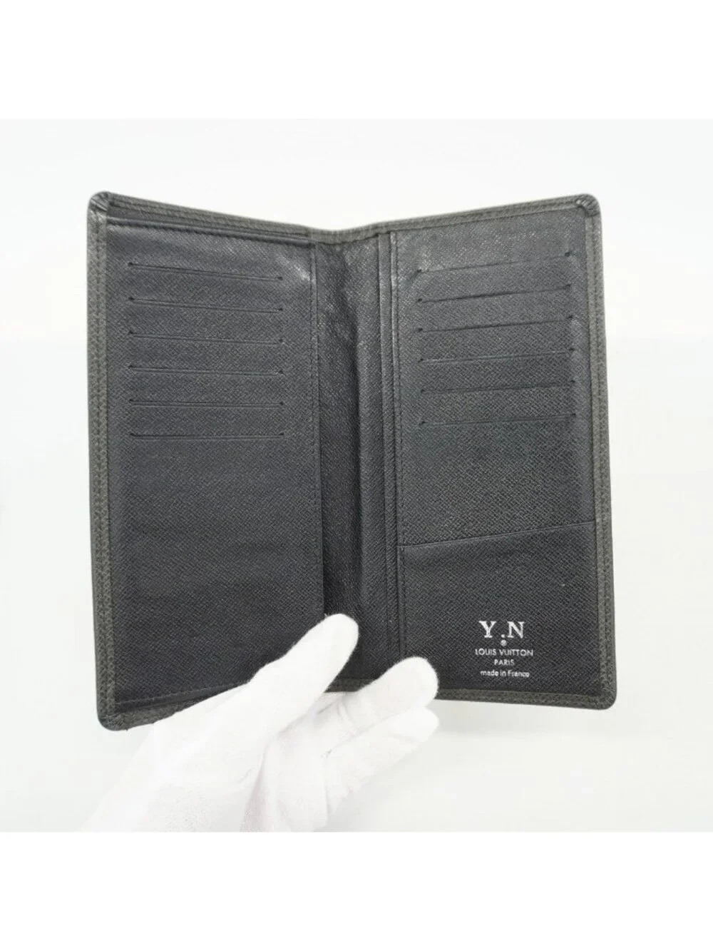 Louis Vuitton Wallet Taiga Portefeuille Brazza Noir